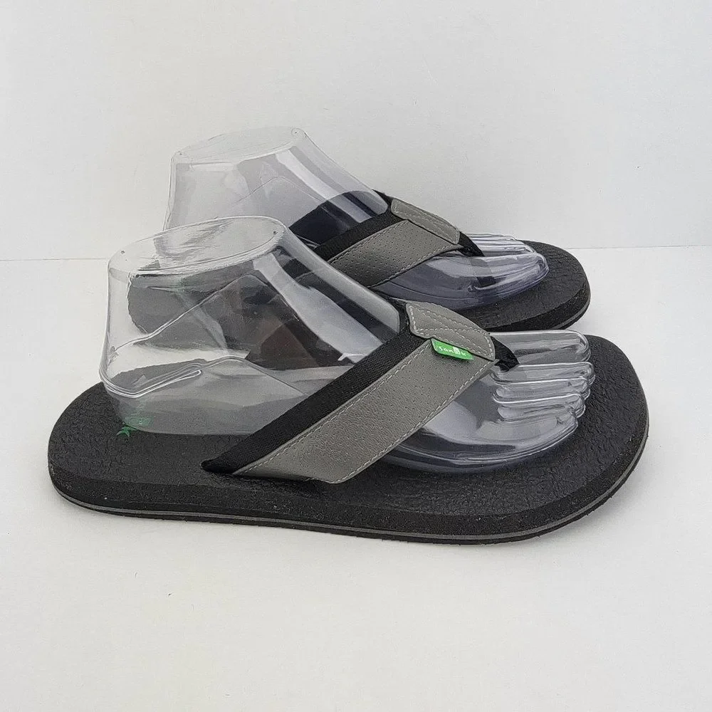 Sanuk Men's Size 8 Black Grey Beer Cozy 2 Yoga Mat Flip Flops Sandals SMS10823S